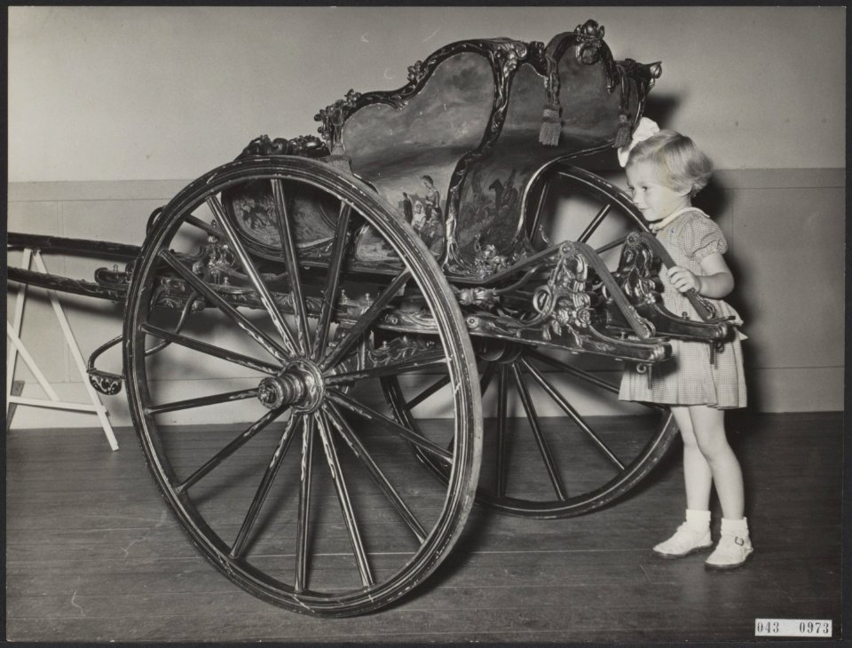 Rijtuigen, tentoonstellingen, kleuters, Wagenmakers roem, Laren, Bestanddeelnr 043-0973
