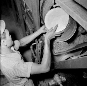 Rijstfabriek in Suriname, Bestanddeelnr 252-2422