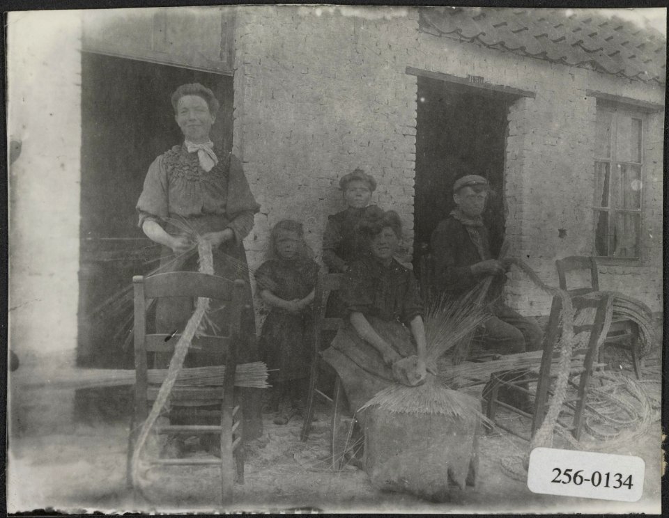 Rietvlechters aan het werk, Bestanddeelnr 256-0134