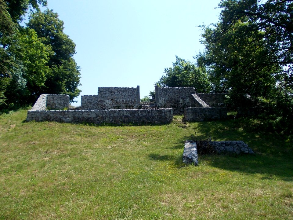 Rifnik Archeological Site 20