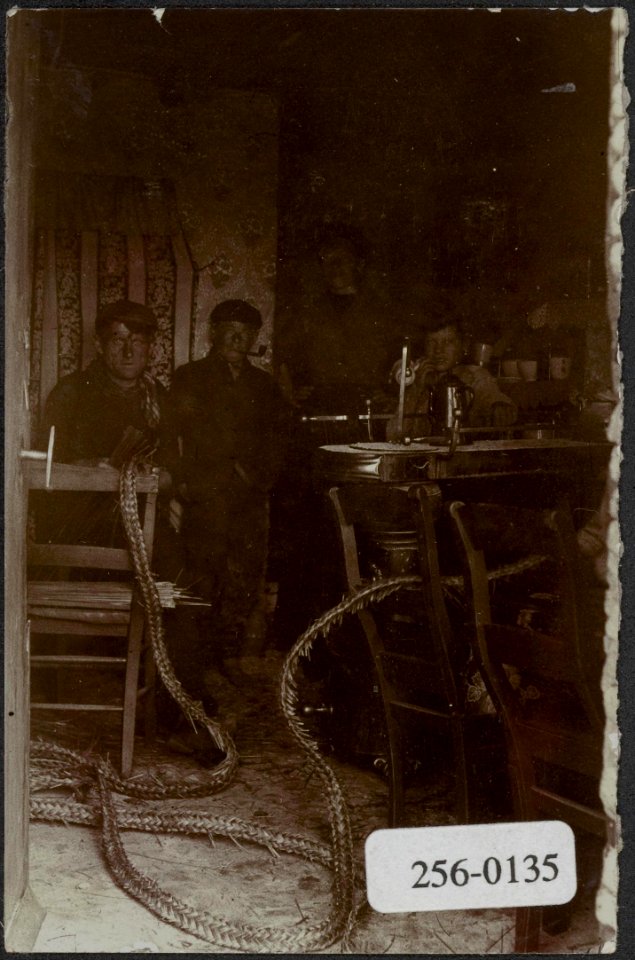 Rietvlechters aan het werk, Bestanddeelnr 256-0135