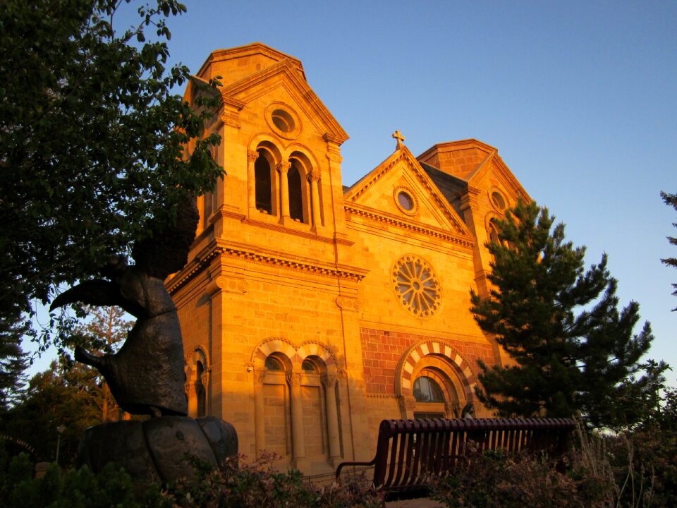 Building historic landmark