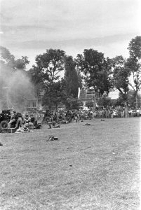 Saluutschoten door kanonnen artillerie, Bestanddeelnr 150-3-1
