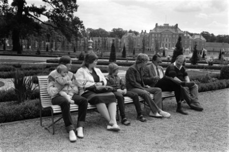 Rijksmuseum Paleis Het Loo trekt veel belangstellenden, Bestanddeelnr 933-0197
