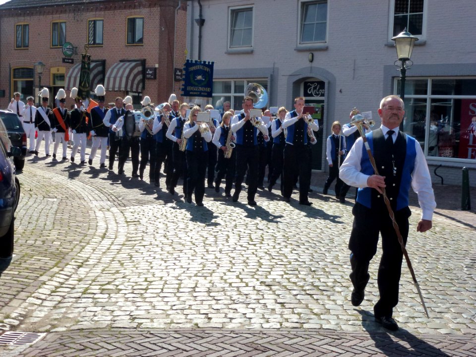 Rijnwaarden, tambourcorps Eensgezindheid Aerdt 01