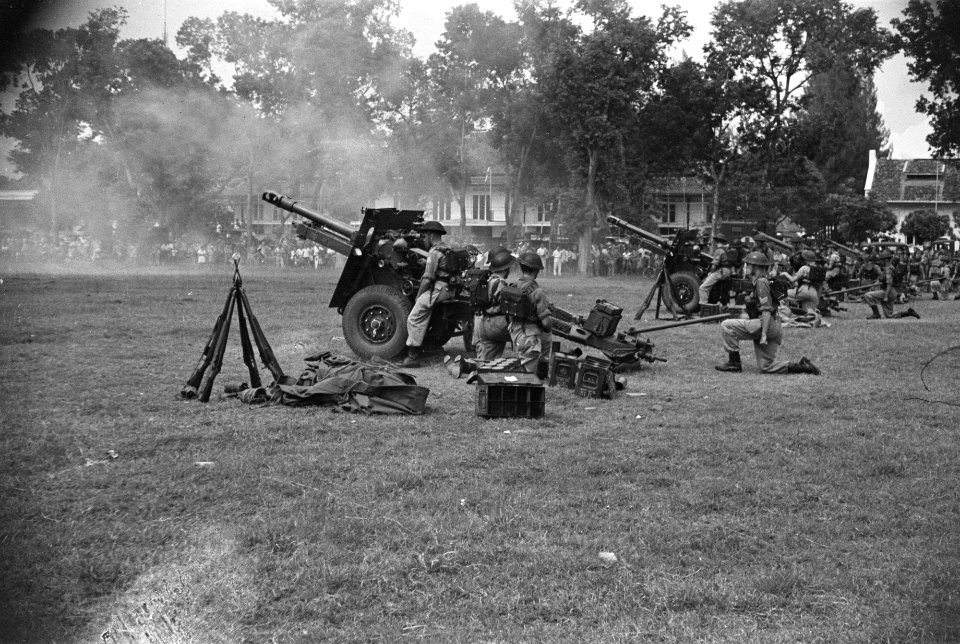 Saluutschoten door kanonnen artillerie, Bestanddeelnr 150-5-4