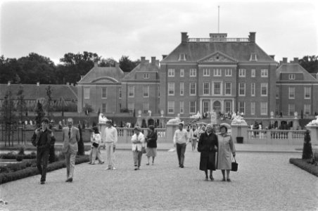 Rijksmuseum Paleis Het Loo trekt veel belangstellenden, Bestanddeelnr 933-0195