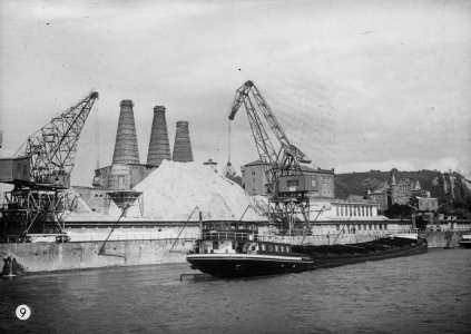 Rijnvaart, reportage vanaf sleepboot Damco 9 West-Duitsland. Rijnaak voor de Bo, Bestanddeelnr 254-6405
