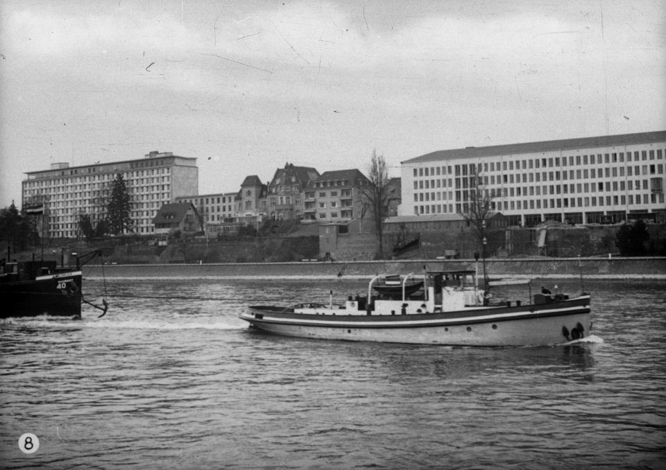 Rijnvaart, reportage vanaf sleepboot Damco 9 West-Duitsland. Sleep van de Ruhro, Bestanddeelnr 254-6404