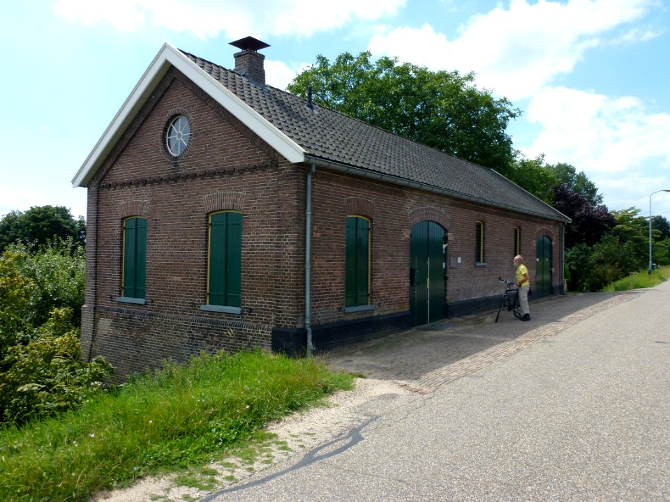 Rijnwaarden, Aerdt, RM 515550 Dijkmagazijn 01