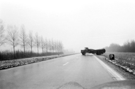 Rijksweg door de Wieringermeer bevroren, Bestanddeelnr 913-3482
