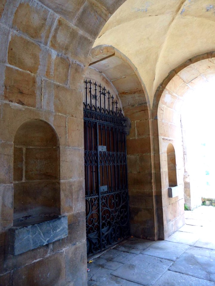 Salinas de Léniz (Leintz-Gatzaga) - Iglesia de San Millán 1