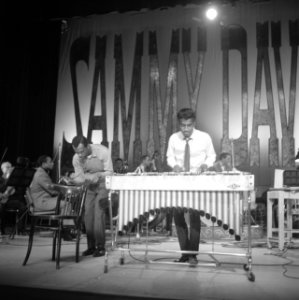 Sammy Davis Jr tijdens optreden in theater Carre, Bestanddeelnr 916-2021