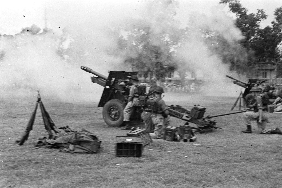 Saluutschoten door kanonnen artillerie, Bestanddeelnr 150-4-1