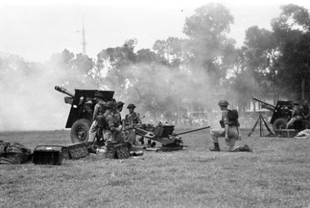 Saluutschoten door kanonnen artillerie, Bestanddeelnr 150-1-4