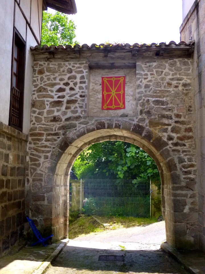 Salinas de Léniz (Leintz-Gatzaga) - puertas 8