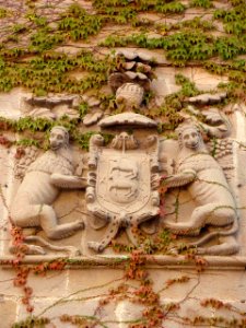 Salvatierra - Casa Azkarraga, escudo de los Eulate