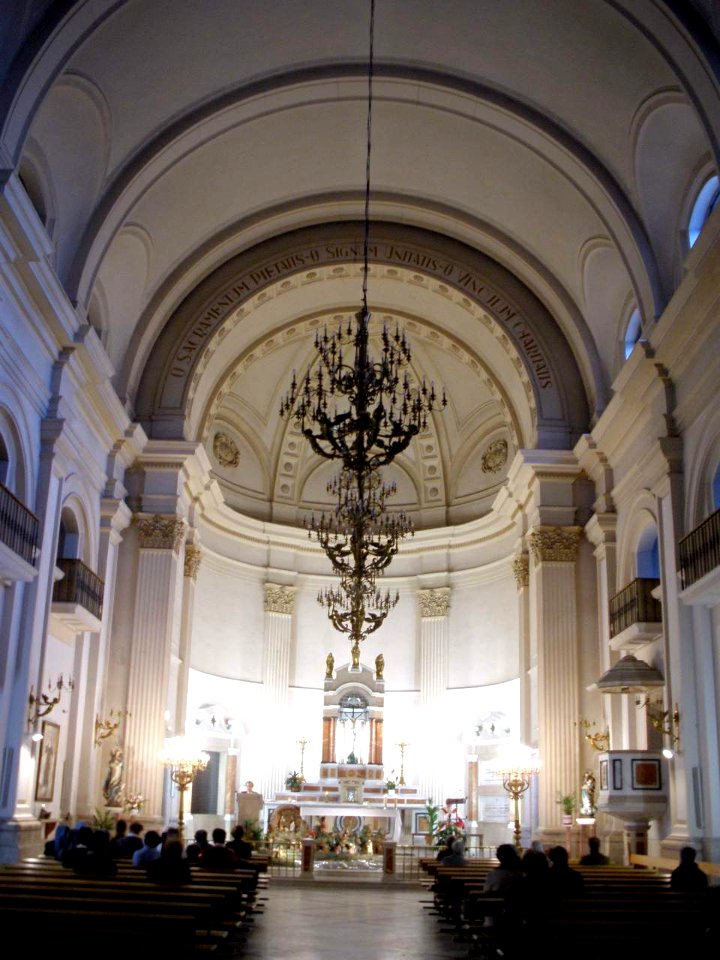 Salamanca - Iglesia de San Isidro (Colegio de las Esclavas del Sagrado Corazón de Jesús, o Esclavas del Rollo) 1