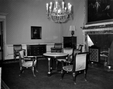 Salon van Koningin Elisabeth in empirestijl, Bestanddeelnr 909-3904
