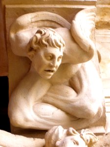 Salamanca - Convento de las Dueñas, capiteles del claustro renacentista 21