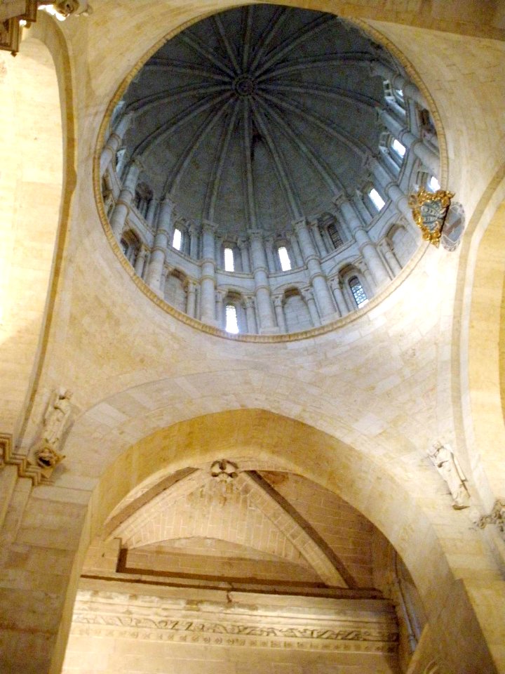 Salamanca - Catedral Vieja, interior de la Torre del Gallo 1