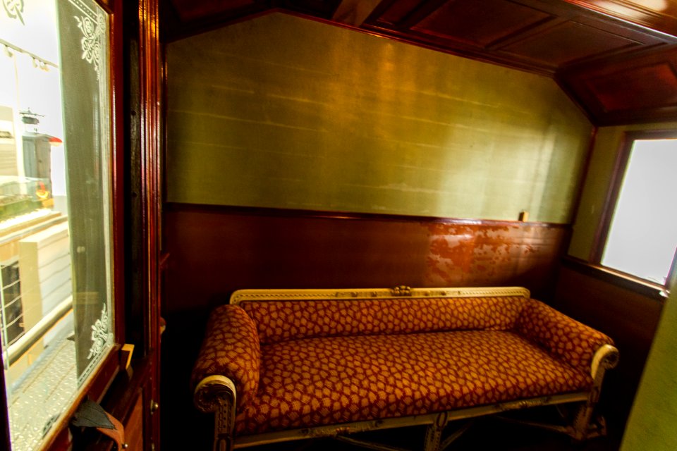 Salonwagen 447 innen - Verkehrsmuseum Dresden 9