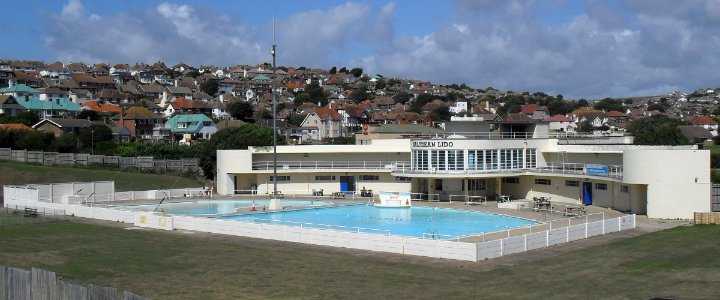 Saltdean Lido, Marine Drive, Saltdean (NHLE Code 1380905) (August 2010) (1)