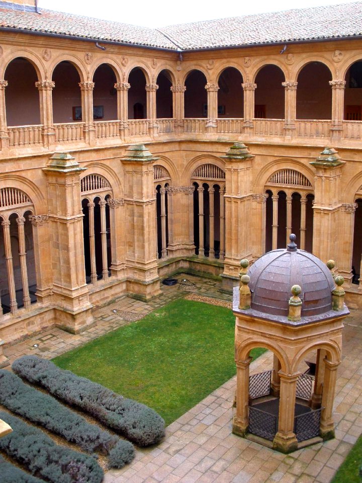 Salamanca - Convento de San Esteban, claustro 18
