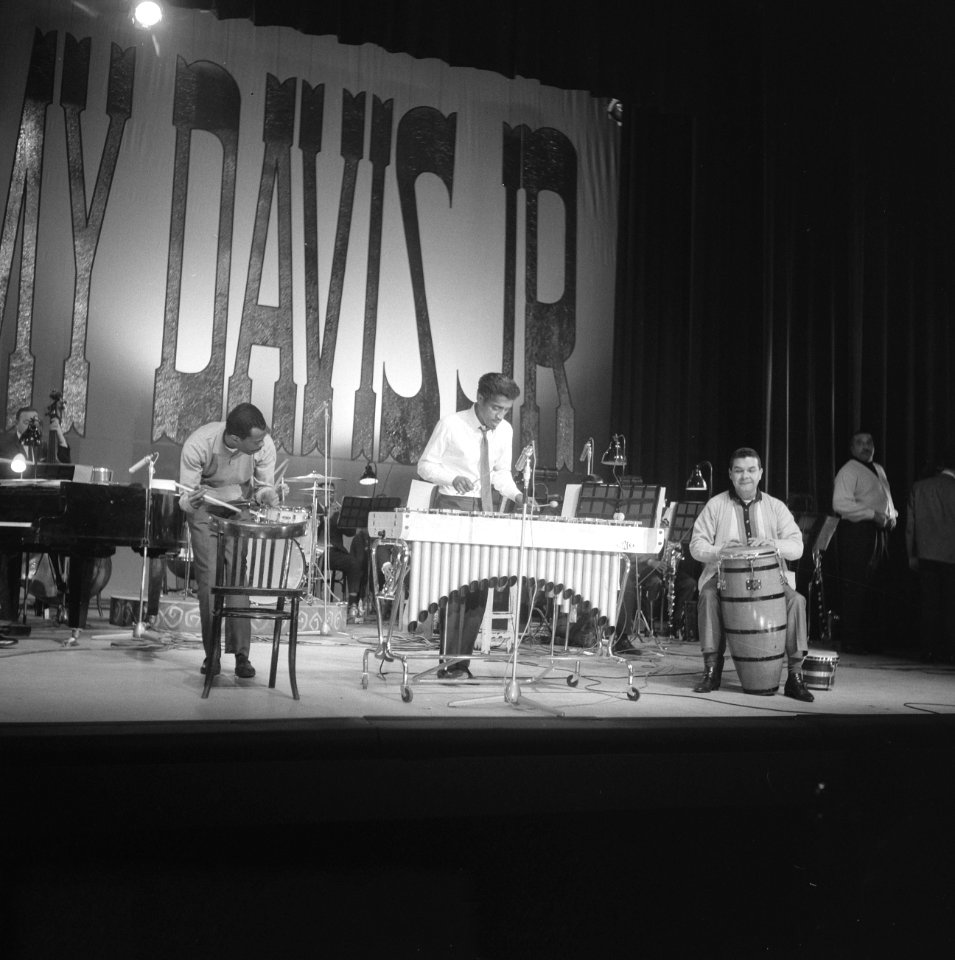Sammy Davis Jr tijdens optreden in theater Carre, Bestanddeelnr 916-2019