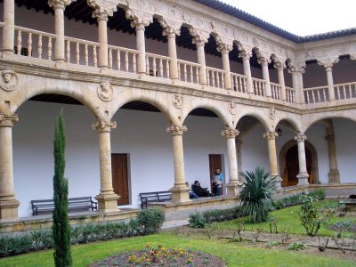 Salamanca - Claustro del Convento de las Dueñas 09