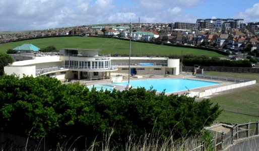 Saltdean Lido, Marine Drive, Saltdean (NHLE Code 1380905) (August 2010) (3)
