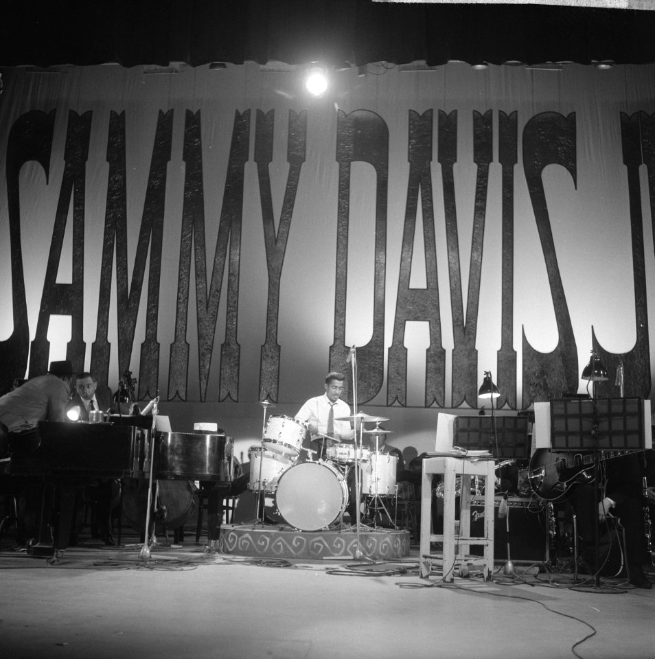 Sammy Davis Jr tijdens optreden in theater Carre, Bestanddeelnr 916-2024