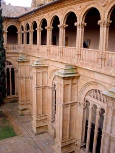 Salamanca - Convento de San Esteban, claustro 01