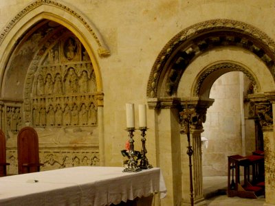 Salamanca - Catedral Vieja, sepulcros del transepto sur 01