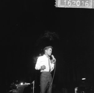 Sammy Davis Jr tijdens optreden in theater Carre, Bestanddeelnr 916-2016