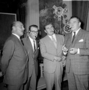 Samen met de acteur JanTeulings en zijn Britse collega Rupert Davies en de Itali, Bestanddeelnr 919-5220