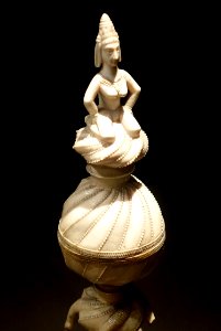 Salt vessel with woman, view 2, Sierra Leone, Sapi Kingdom, 15th or 16th century AD, ivory - Ethnological Museum, Berlin - DSC02200