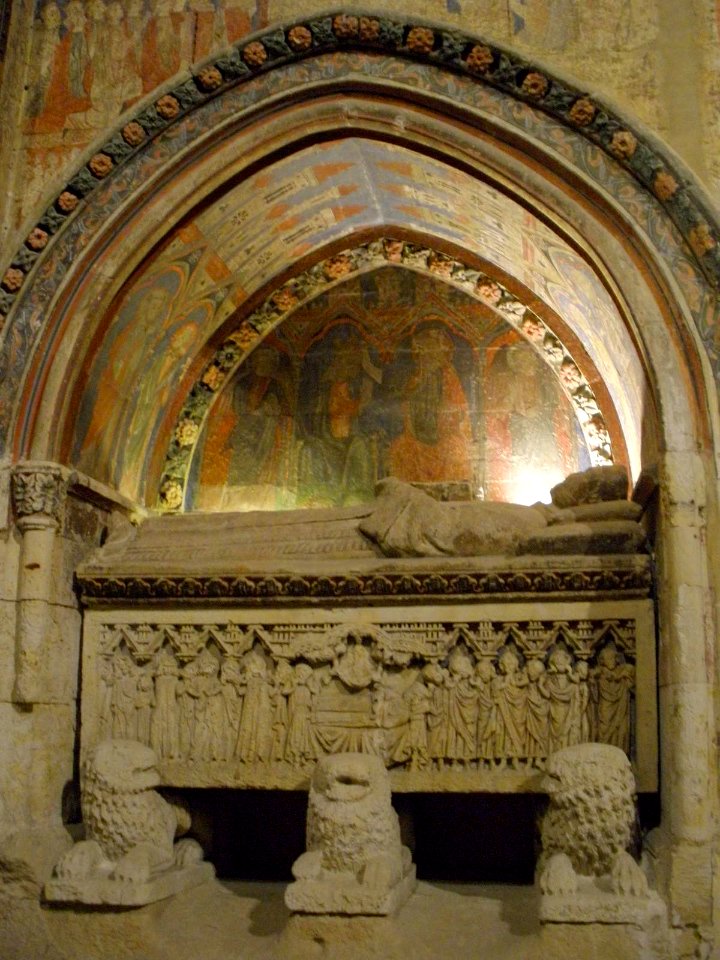 Salamanca - Catedral Vieja, sepulcros del transepto sur 08