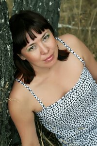 View portrait brunette