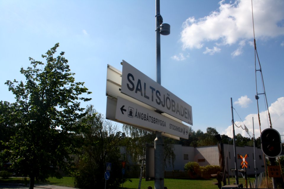 Saltsjöbanan - Stationsskylt