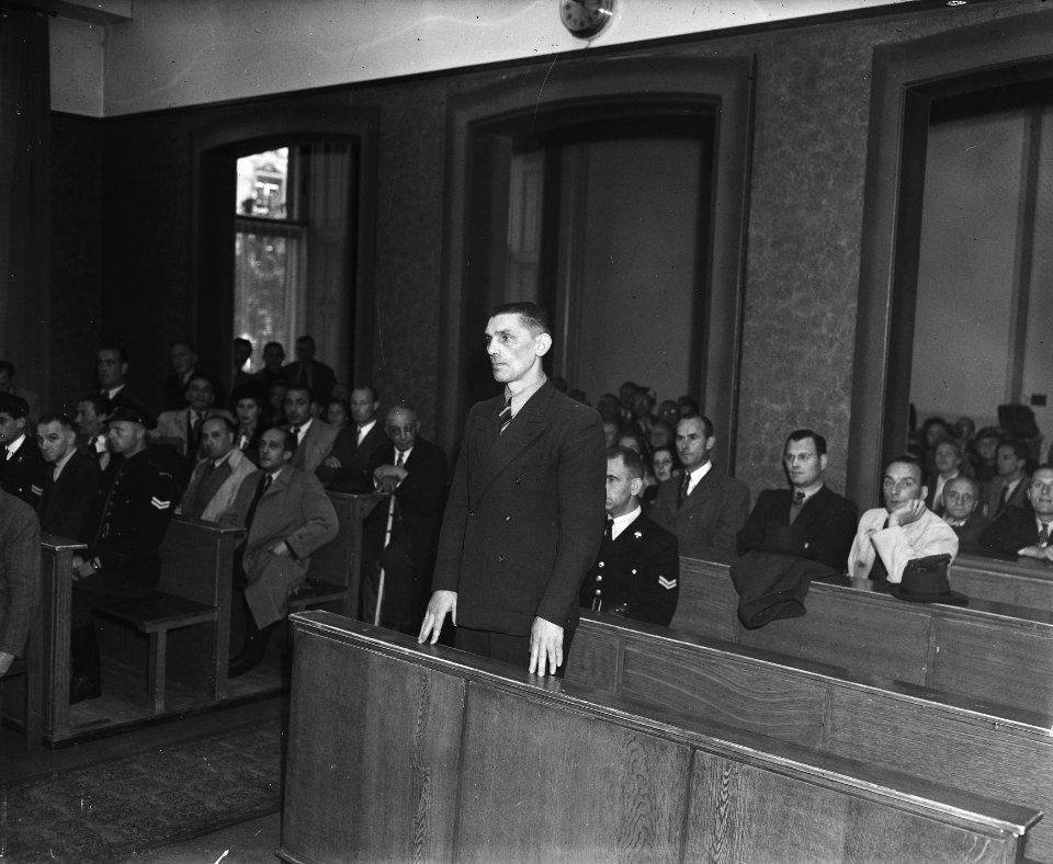 Sam Oly in de beklaagdenbank, Bestanddeelnr 902-3956