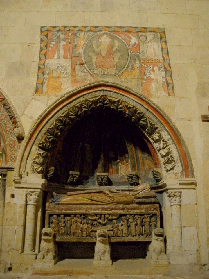 Salamanca - Catedral Vieja, sepulcros del transepto sur 10