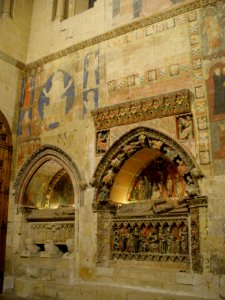 Salamanca - Catedral Vieja, sepulcros del transepto sur 06