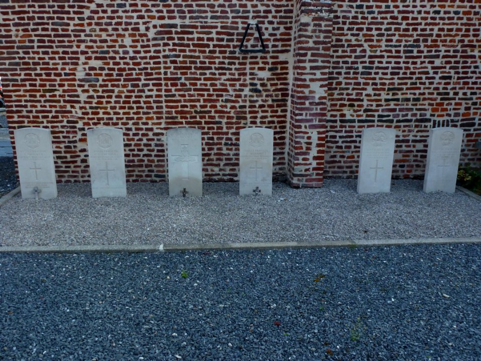 Saméon (Nord, Fr) CWCG war graves