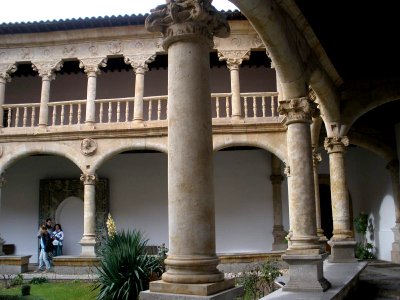 Salamanca - Claustro del Convento de las Dueñas 03