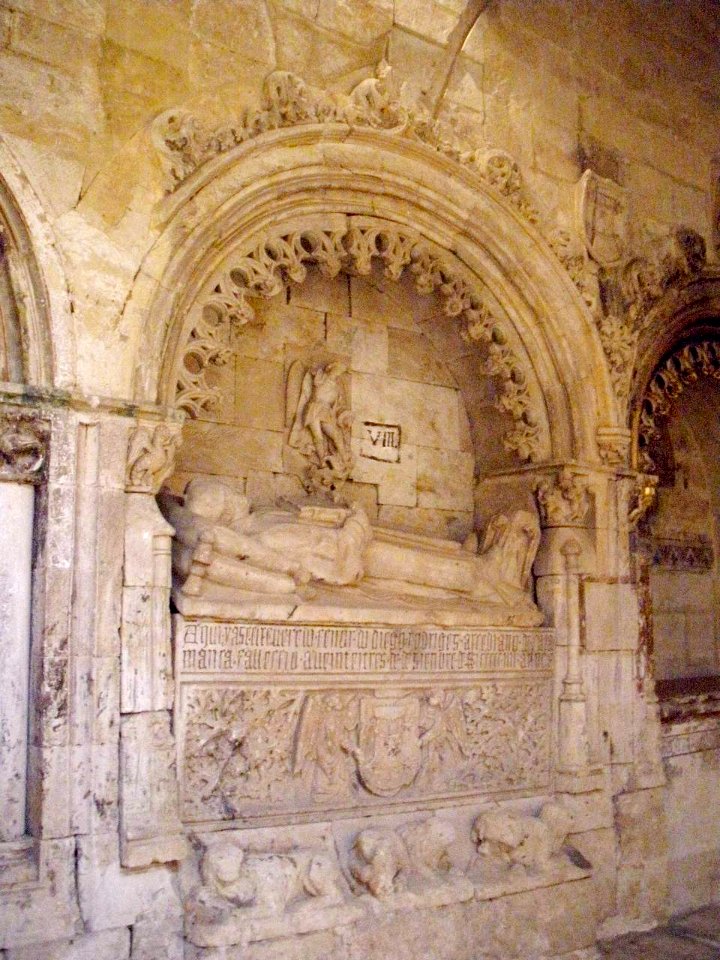 Salamanca - Catedral Vieja, claustro 03