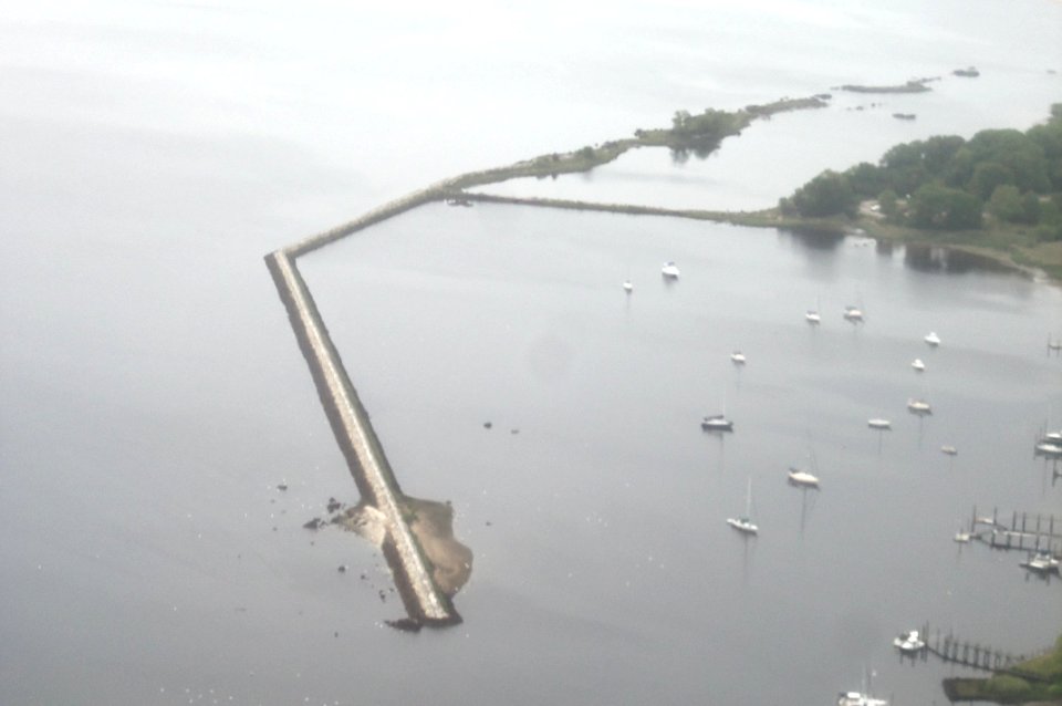 Salter Grove Memorial Park breakwater June 2021