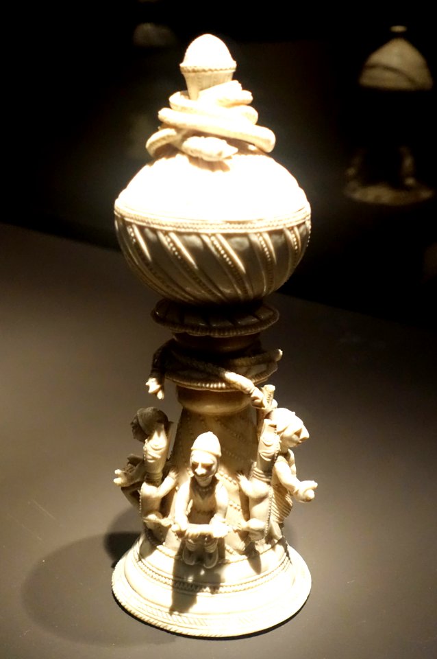 Salt vessel with snake, Sierra Leone, Sapi Kingdom, 15th or 16th century AD, ivory - Ethnological Museum, Berlin - DSC02197