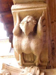 Salamanca - Convento de las Dueñas, capiteles del claustro renacentista 18