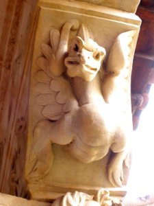 Salamanca - Convento de las Dueñas, capiteles del claustro renacentista 22